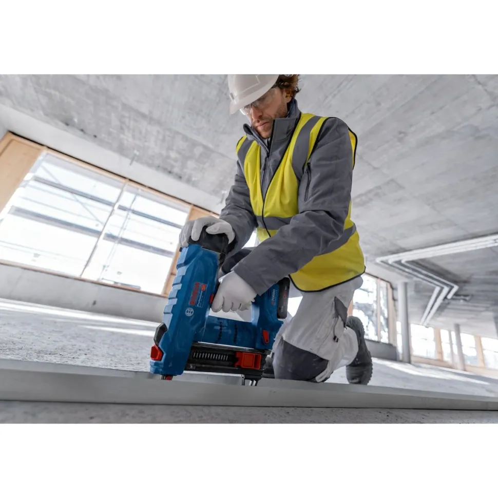 Akkubetoninaulain Bosch Professional GNB 18V-38 18V 2x4,0Ah ProCore-akuilla + XL-Boxx