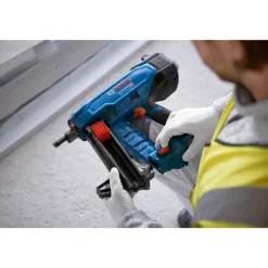 Akkubetoninaulain Bosch Professional GNB 18V-38 18V 2x4,0Ah ProCore-akuilla + XL-Boxx