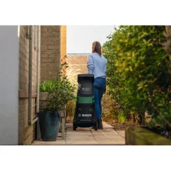 Akkuoksasilppuri Bosch UniversalShredder 2x18V-25 2x4,0 Ah akuilla