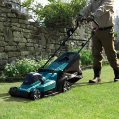 Akkuruohonleikkuri Makita XGT LM004GM103 40V 4,0 Ah akulla