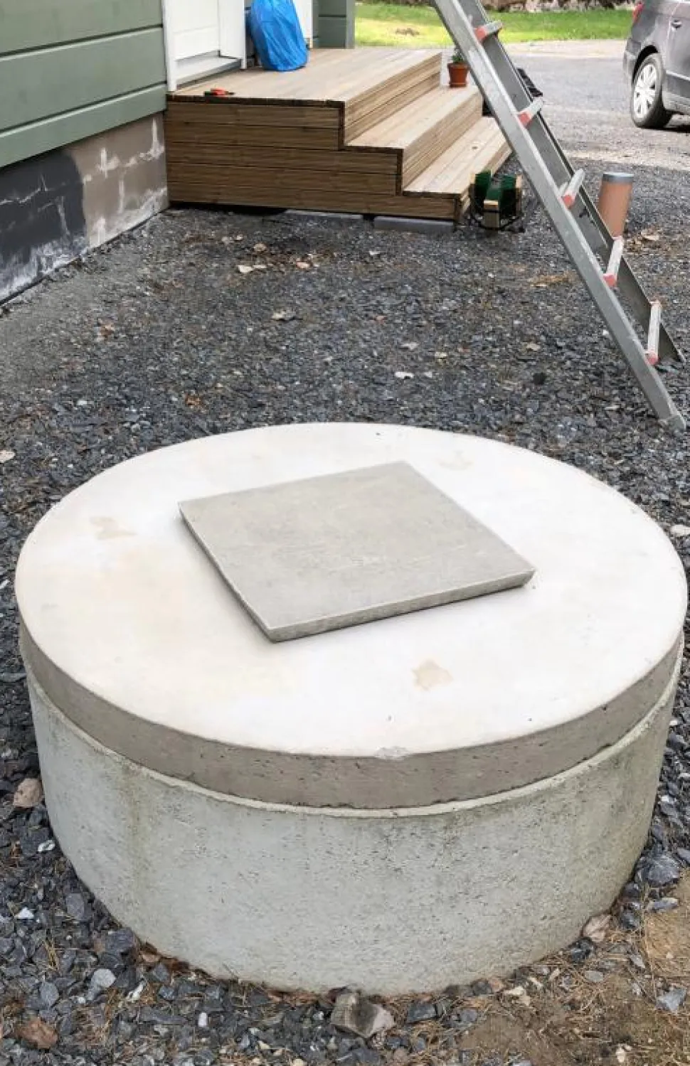 Kaivonkansi ø 1000 mm 420x420 mm aukolla naarashuullos
