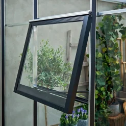 Kasvihuone Veranda 4,4m², antrasitmusta alumiinirunko, turvalasit, kennolevykatto