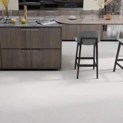 Kivikomposiittikalanruotovinyylilankku DomusFlooring Kuura valkeatammi, integroitu askeläänieriste