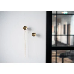 Koukku Beslag Design Sture, Ø18mm, harjattu messinki