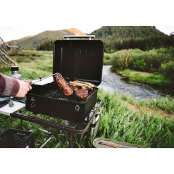 Pellettigrilli Traeger Ranger musta