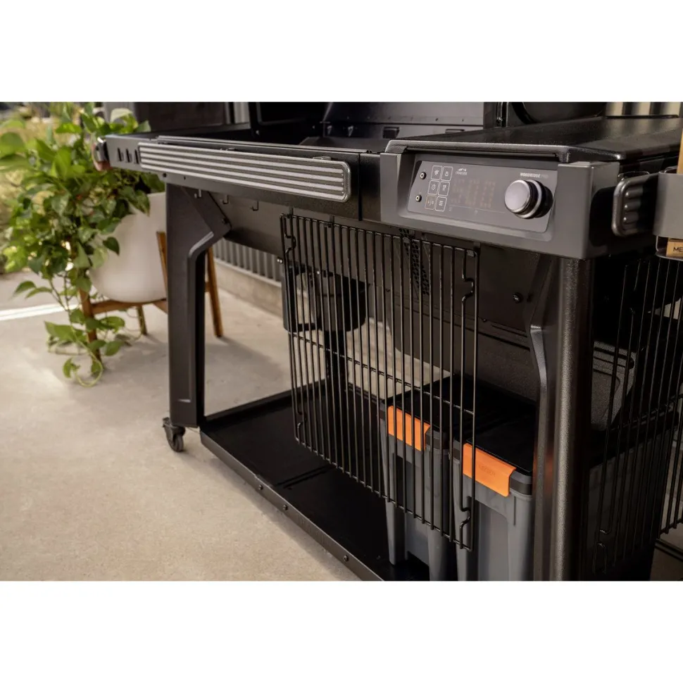 Pellettigrilli Traeger Woodridge Pro, musta