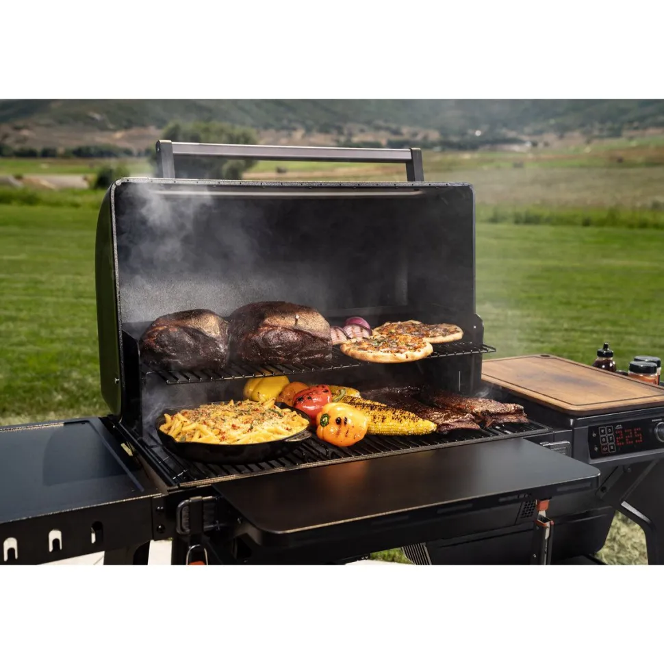 Pellettigrilli Traeger Woodridge Pro, musta