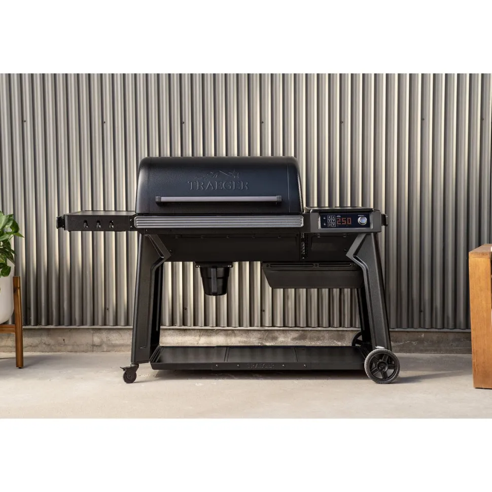 Pellettigrilli Traeger Woodridge Pro, musta