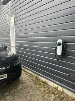 Sähköauton latausasema Ensto One EVH, Type2, 11kW(3x16A), 5m kaapeli, RCBO vikavirtakatkaisija ylivirtasuojalla