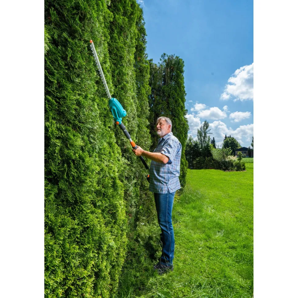 Teleskooppivartinen akkupensasleikkuri Gardena THS Li-18/42 18V 2,0 Ah akulla